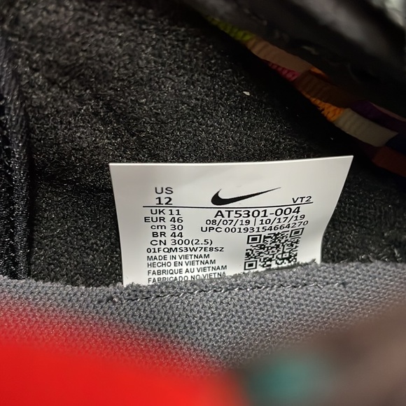 Nike - Picture 5 of 7